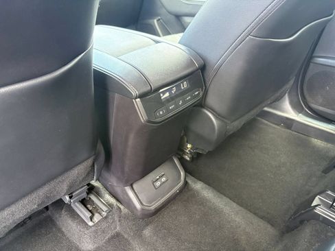 Used 2025 Toyota Highlander XSE AWD/4WD image 24
