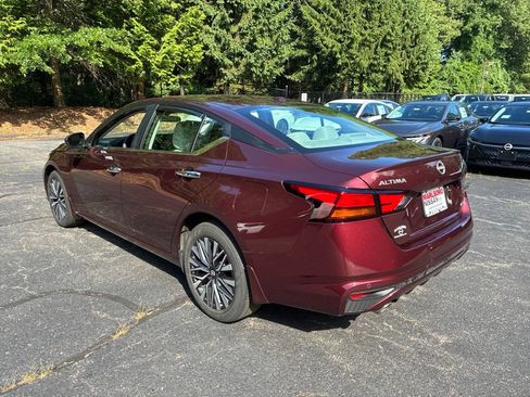 Certified 2024 Nissan Altima 2.5 SV w/ SV Premium Package AWD/4WD image 5
