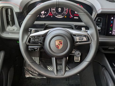 New 2026 Porsche Cayenne GTS image 17