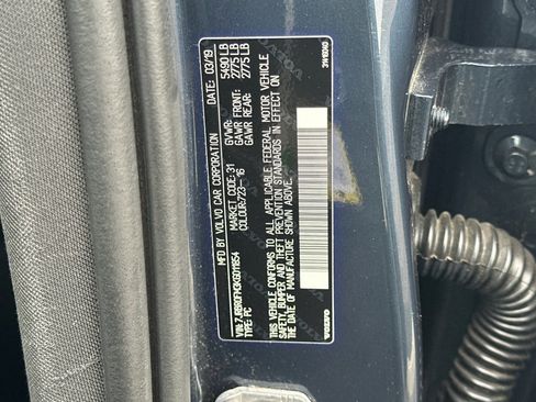 Used 2019 Volvo S60 T8 R-Design image 29