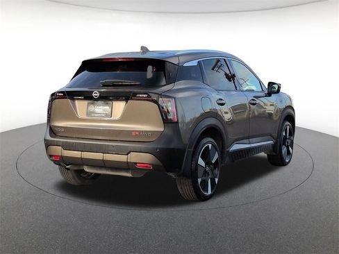 Used 2025 Nissan Kicks SR image 5