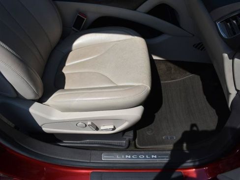 Used 2016 Lincoln MKX Reserve w/ Technology Package FWD image 15