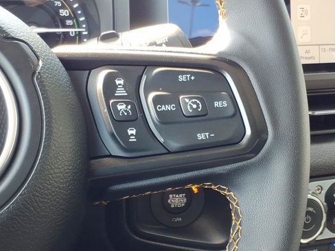 Used 2024 Jeep Wrangler Unlimited AWD/4WD image 29