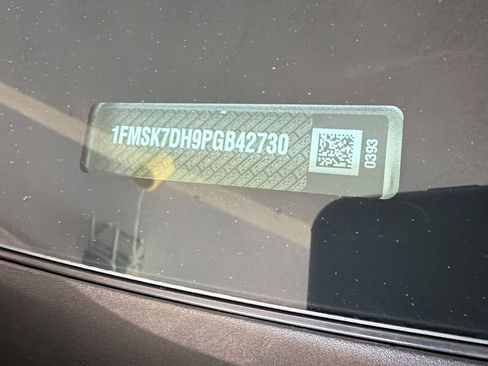 Used 2023 Ford Explorer XLT w/ Equipment Group 202A image 11