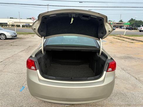 Used 2015 Chevrolet Impala LT FWD image 15