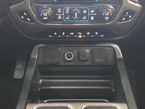 Used 2017 GMC Sierra 2500 Denali AWD/4WD image 16