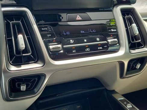 Used 2021 Kia Sorento S image 26