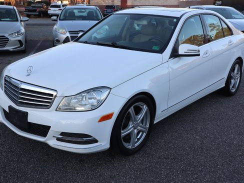 Used 2013 Mercedes-Benz C 300 4MATIC Sedan image 2