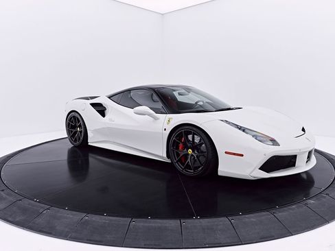 Used 2018 Ferrari 488 GTB RWD image 21