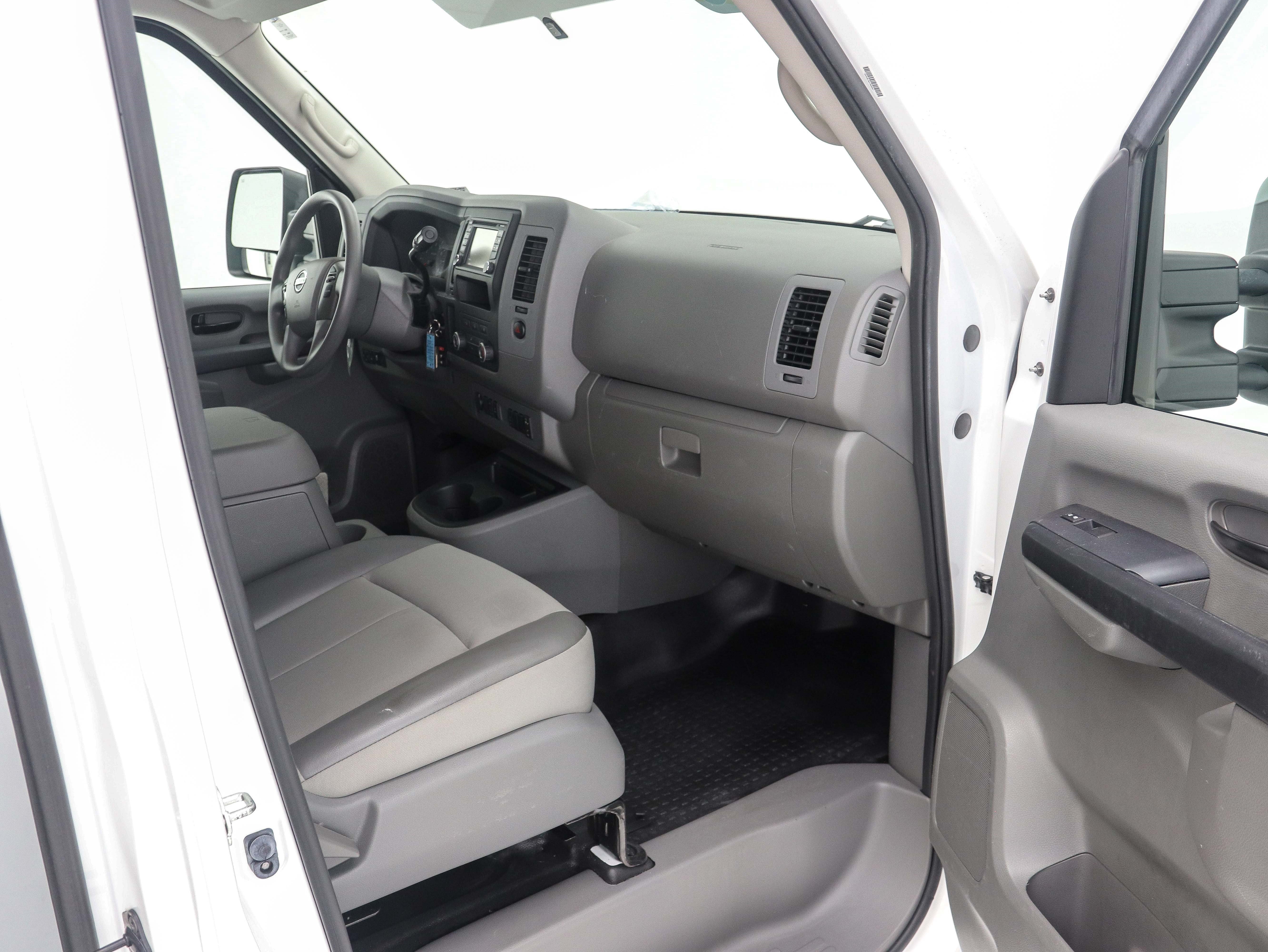 Used 2019 Nissan NV 3500 SV w/ Navigation Package RWD image 17