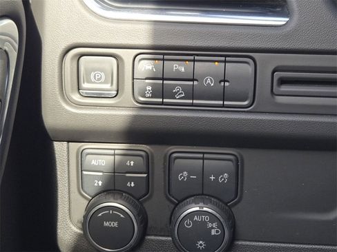 Used 2023 Chevrolet Tahoe Premier image 17