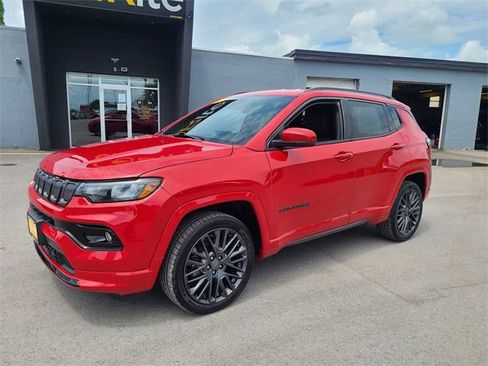 Used 2022 Jeep Compass Limited image 2