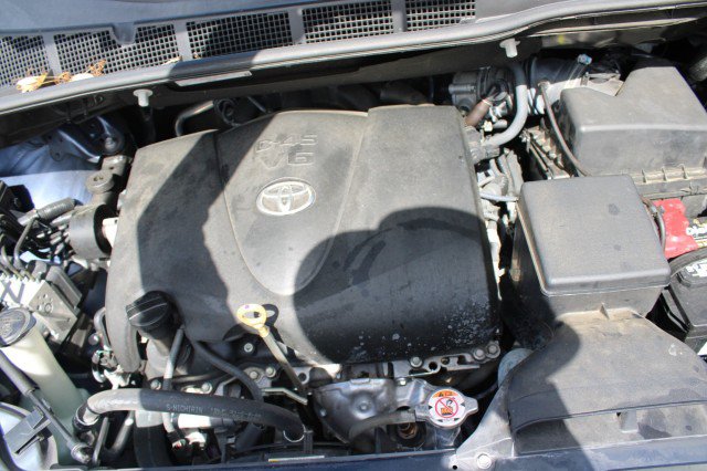 Used 2018 Toyota Sienna LE FWD image 35