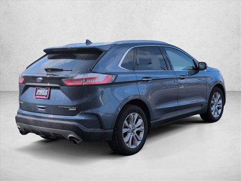 Used 2019 Ford Edge Titanium image 12