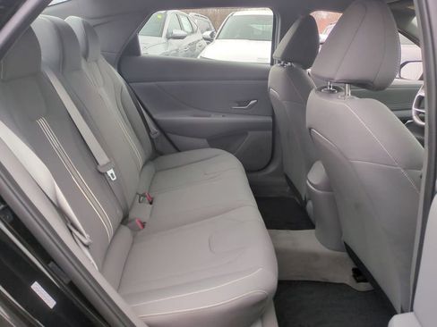 Certified 2023 Hyundai Elantra SEL w/ Convenience Package image 25