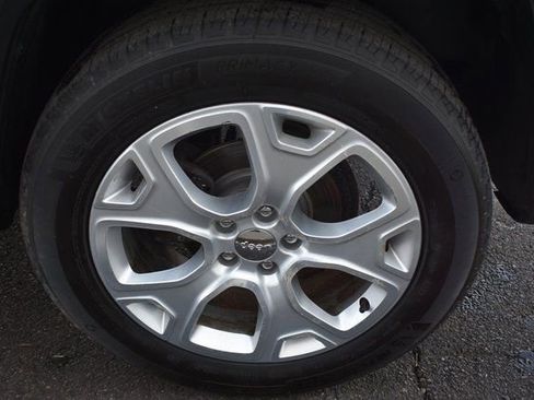 Used 2017 Jeep Renegade Limited image 45