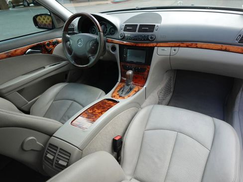 Used 2005 Mercedes-Benz E 320 Sedan image 7
