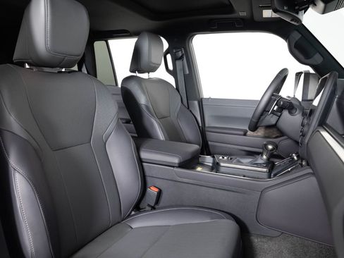 Used 2025 Lexus GX 550 w/ Cold Area Package AWD/4WD image 32