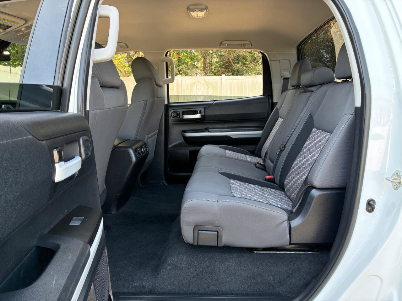 Used 2019 Toyota Tundra SR5 w/ SR5 Upgrade Package AWD/4WD image 30