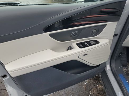 New 2026 Lincoln Nautilus Reserve image 8