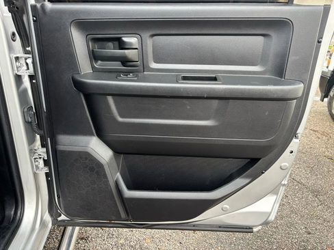 Used 2016 RAM 3500 Tradesman w/ Chrome Appearance Group image 17