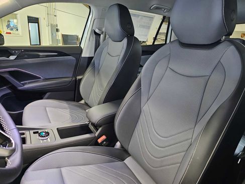 New 2026 Volkswagen Tiguan SE image 21