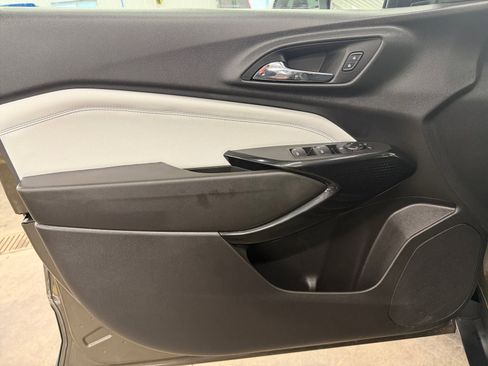 Used 2024 Chevrolet Trax LT w/ Driver Confidence Package image 21