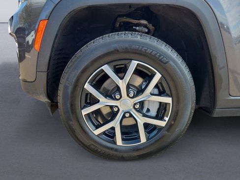 Used 2024 Jeep Grand Cherokee Limited AWD/4WD image 14