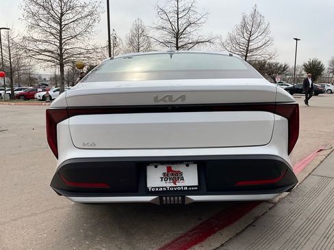 Used 2025 Kia K4 LXS image 7