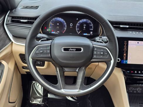 New 2026 Jeep Grand Cherokee L Limited w/ Luxury Tech Group II AWD/4WD image 7