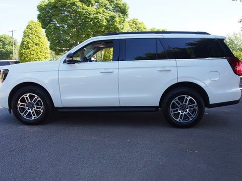 Certified 2025 Ford Expedition Active RWD image 4