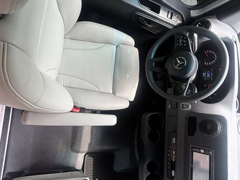 Used 2019 Mercedes-Benz Sprinter 3500 image 17
