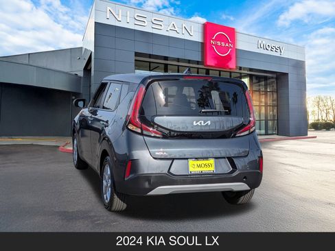 Used 2024 Kia Soul LX w/ Option Group 015 image 7