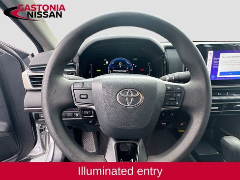 Used 2025 Toyota Camry LE image 13