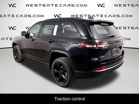 New 2025 Jeep Grand Cherokee Altitude image 5