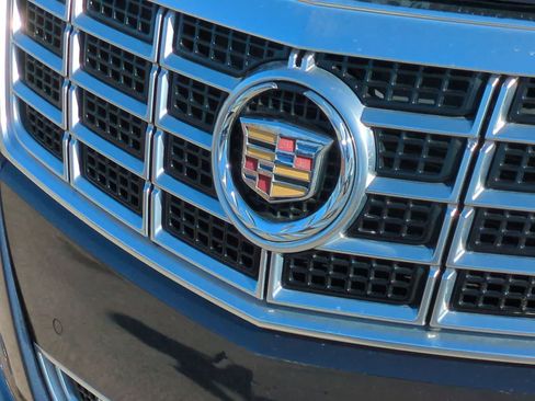 Used 2013 Cadillac XTS Premium AWD/4WD image 12