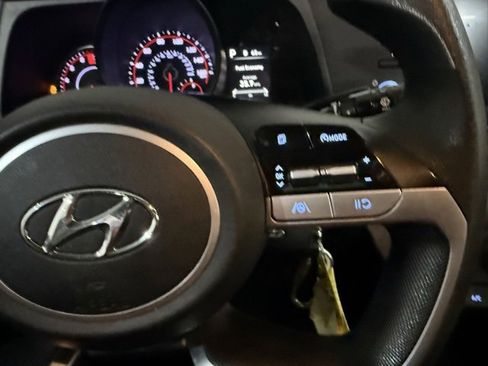 Used 2021 Hyundai Elantra SE image 14