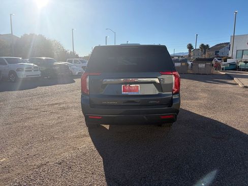 Used 2021 GMC Yukon XL AT4 w/ Rear Media and Nav Package image 5