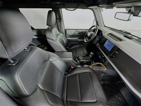 Used 2023 Ford Bronco Badlands image 27