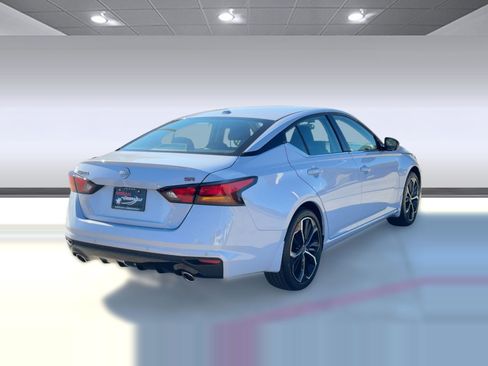 New 2025 Nissan Altima 2.5 SR w/ SR Premium Package image 9