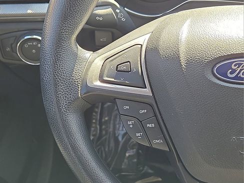 Used 2018 Ford Fusion SE image 17