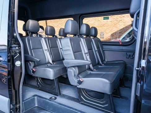 Used 2024 Mercedes-Benz Sprinter 2500 image 18