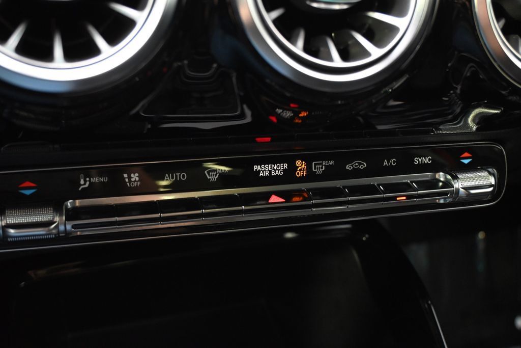 Used 2020 Mercedes-Benz A 35 AMG 4MATIC image 33