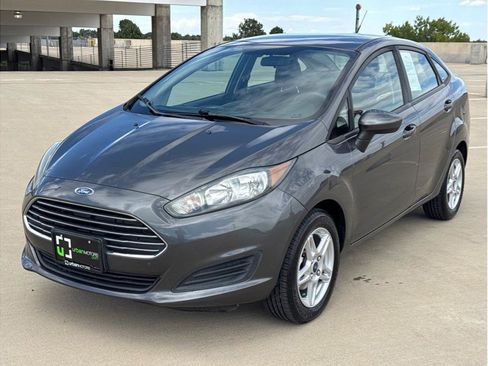 Used 2019 Ford Fiesta SE image 3
