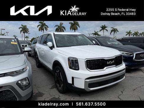 Used 2024 Kia Telluride EX w/ EX Captain's Chair Package AWD/4WD image 6