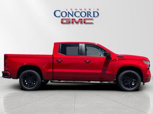 Used 2023 Chevrolet Silverado 1500 RST w/ Z71 Off-Road Package AWD/4WD image 3
