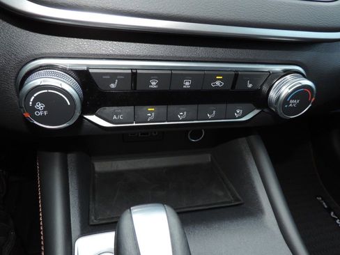 Certified 2021 Nissan Altima 2.5 SR w/ SR Premium Package image 22