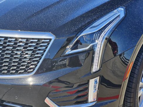New 2025 Cadillac XT5 Luxury image 10