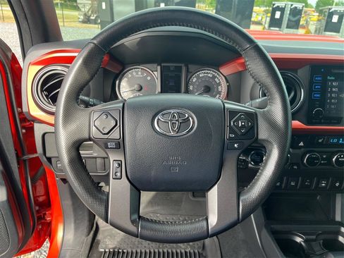 Used 2016 Toyota Tacoma TRD Sport w/ Premium & Technology Package AWD/4WD image 17
