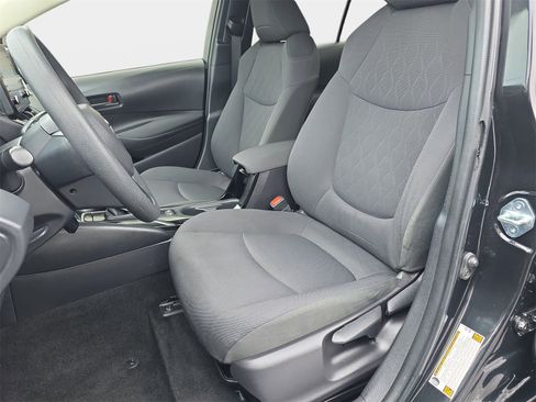 Used 2022 Toyota Corolla LE image 14